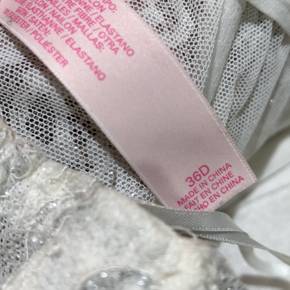 Victoria secrets bra new never used - Picture 6 of 8